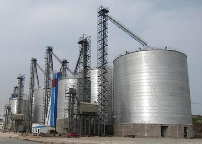 鹤城大型钢板库构造参数及水泥储存质量